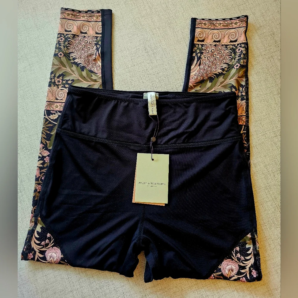 ✨ Spell & The Gypsy Collective Oasis 7/8 Leggings & Crop Top Set  NWT✨